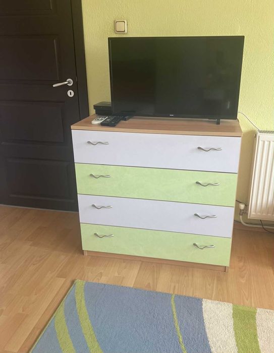 Детско обзавеждане - 2 легла + матр. + гардероб + бюро + скрин + шкаф