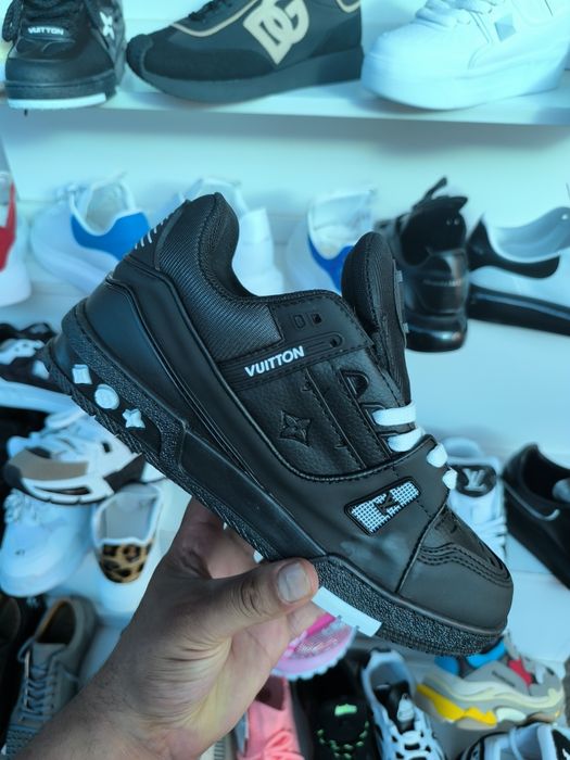 LV negru cu alb calitate premium super ofera lichidare stoc