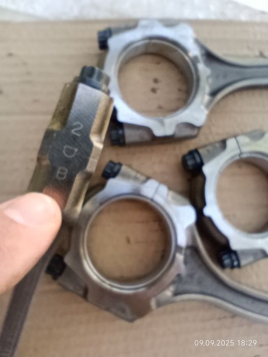 Биела Биели Мотовилка Toyota Avensis III 2.0 бензин, 152 к.с.