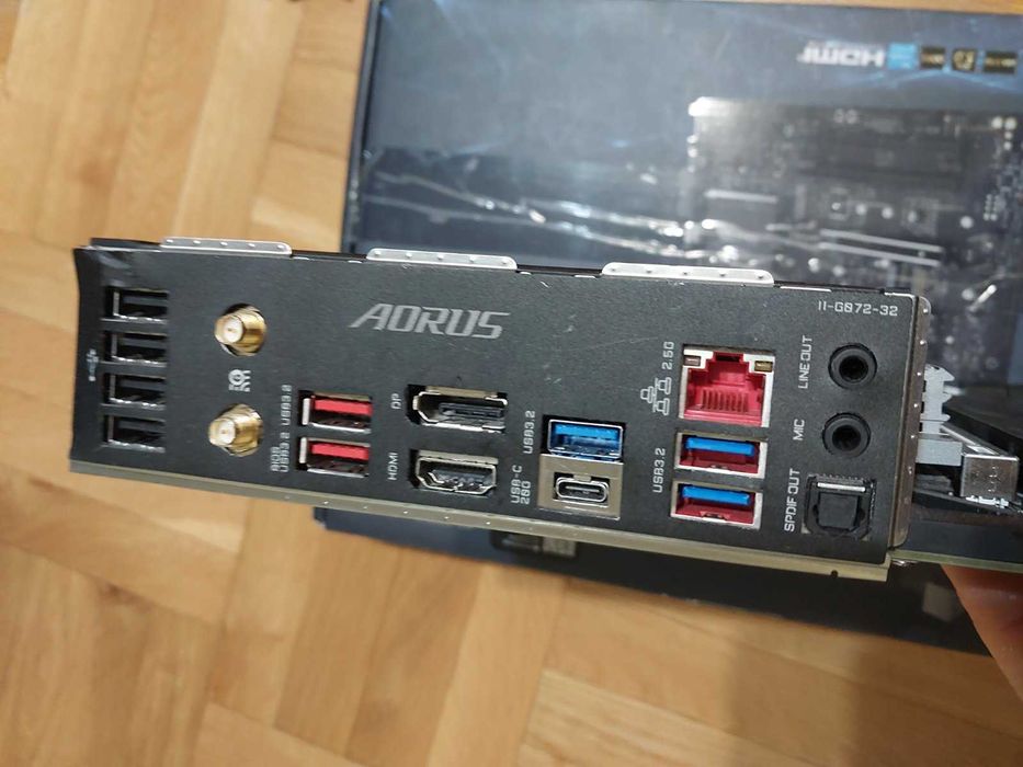 Gigabyte Z790 Aorus Elite AX Wi-Fi DDR5