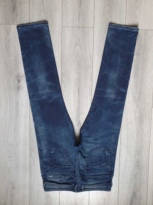 Blugi DIESEL "Iakop" Reg. Slim-Tapered - Marime W33 L30 (Talie 89 cm)