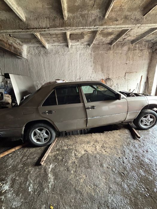 Продам мерседес по запчастям