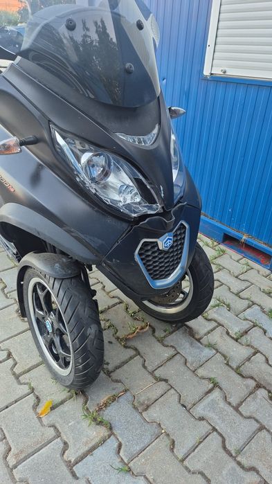 Reparații piaggio MP3/yamaha tricity /peugeot metropolis