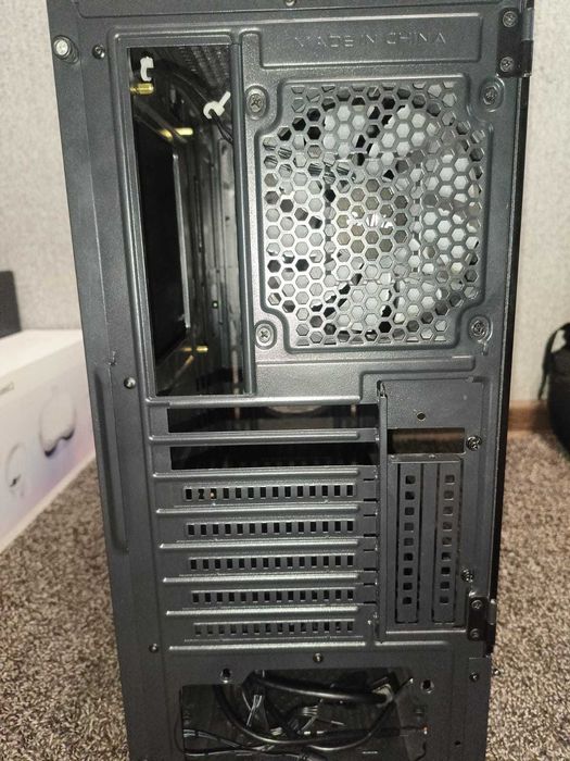 Корпус от SAMA c 3 RGB 120 mm вентиляторами