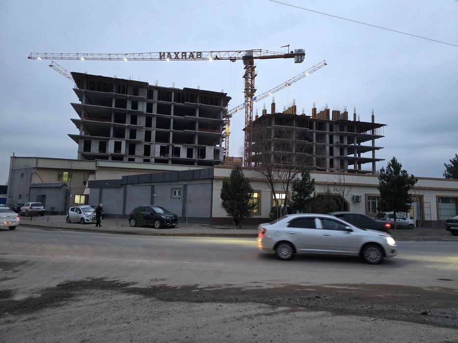 14 сот. возле метро Алмазар