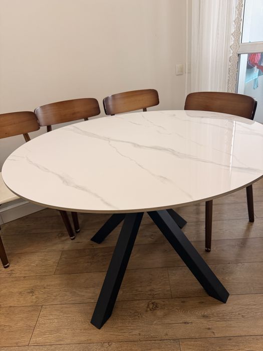 Продам круглый стол