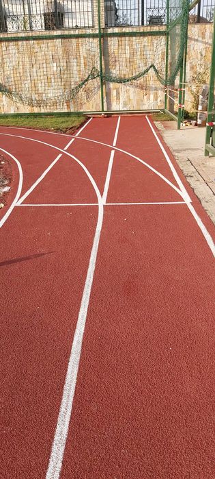 Резиновые покрытия, универсальные, тартановые высшего качества.