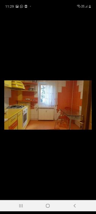 Camera cu baie /Coleg apartament 4 camere