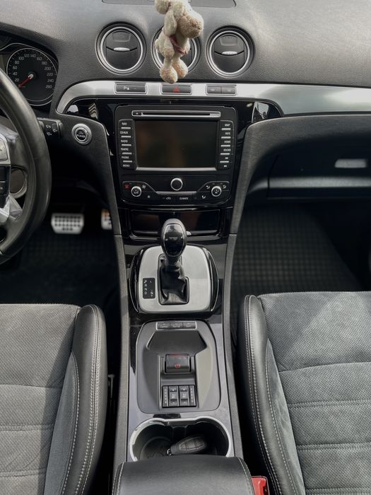 Ford S-Max 2.2 TDI (2011) – Putere, Confort, Eleganță