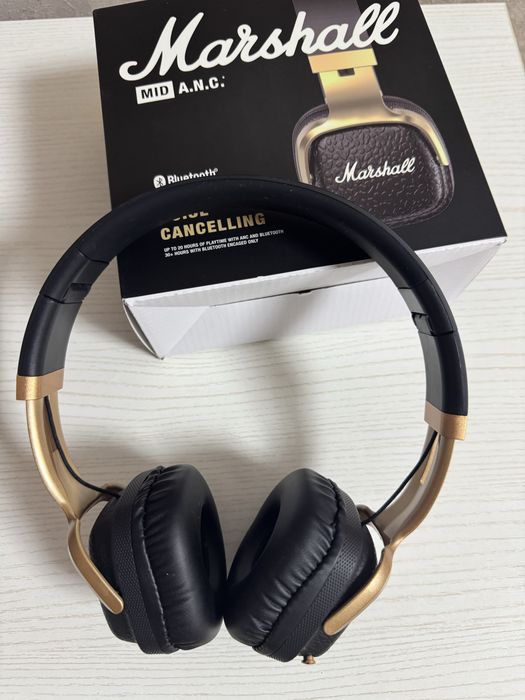Беспроводные наушники Marshall