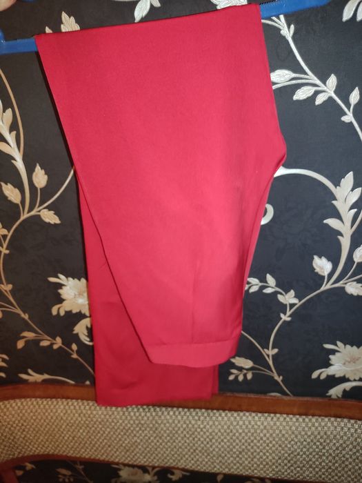 Классические элегантные красные брюки