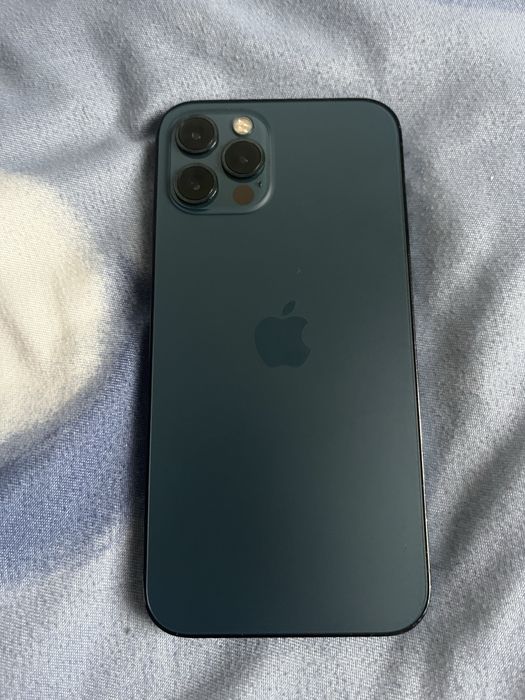 Iphone 12 pro foarte bun