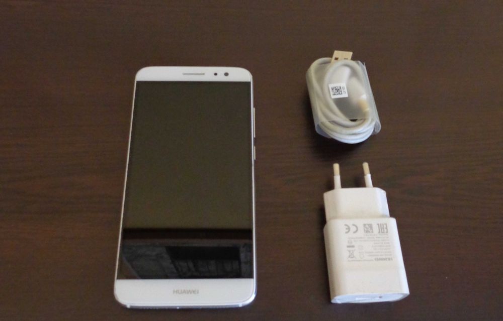 Смартфон HUAWEI Nova Plus DUAL Sim