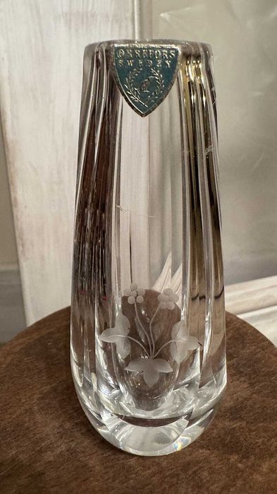 Orrefors Swedenq 1970г –Малка кристална ваза с гравюра.