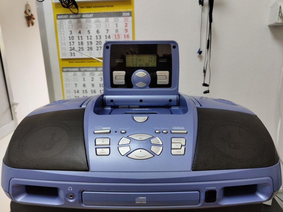 Radiocasetofon cu CD, Universum Quelle CR-CD 1086 bass boost fabricație Germania