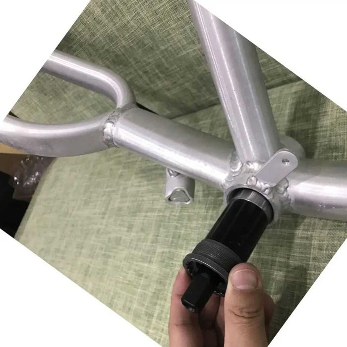 Monobloc Pedalier Ax 122 mm Cadru 68 mm, Suruburi incluse