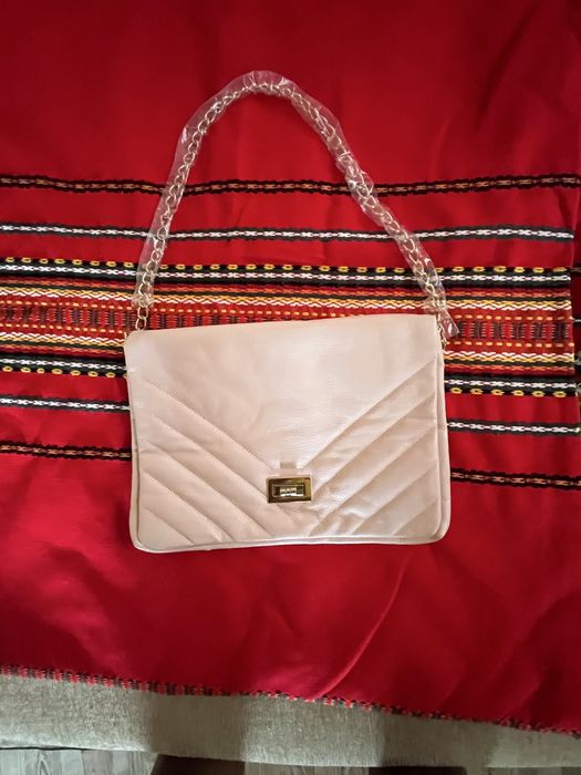Продавам чанта Oriflame