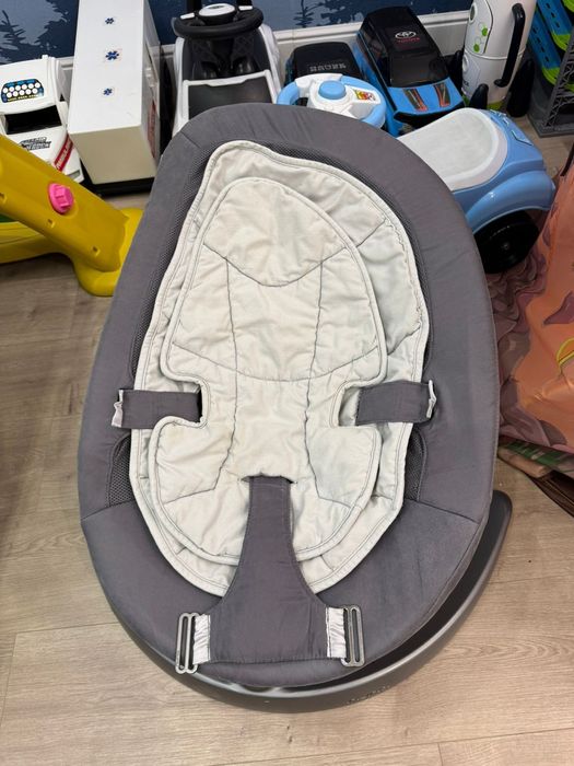 Срочно продам Шезлонг Nuna Leaf