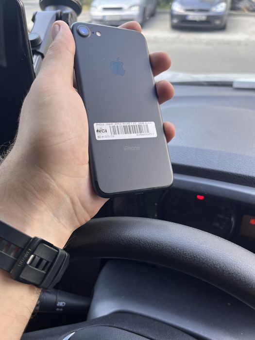 iPhone 7 128GB – NOU, iOS 11, 0 cicluri încărcare – Ideal pentru colecționari