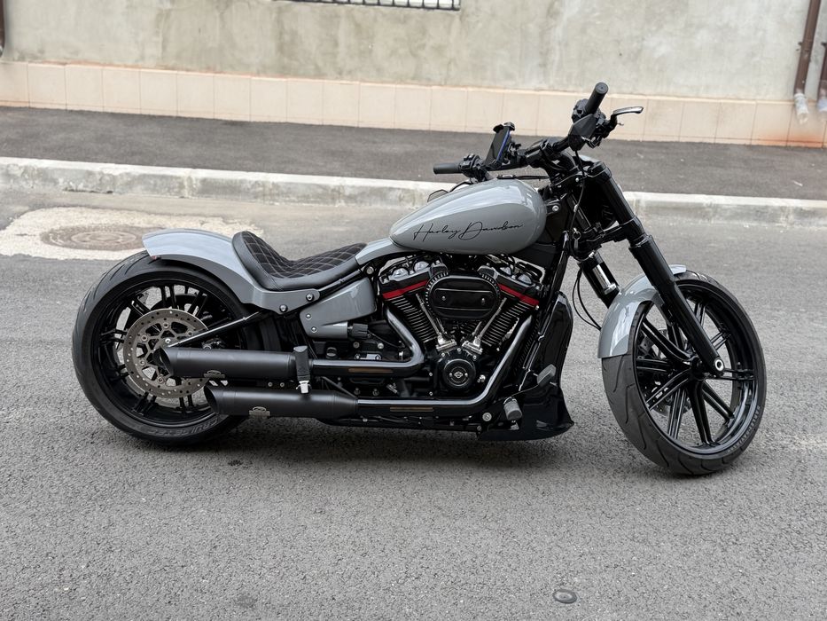 Harley-Davidson Breakout 114 – Conversie Ricks – Model german – Stare ca nouă