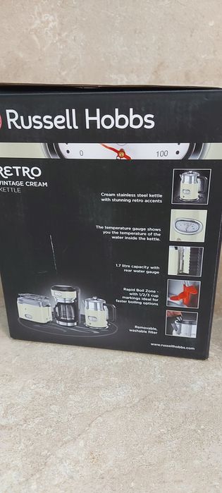 Електрическа кана Russell Hobbs с ретро дизайн