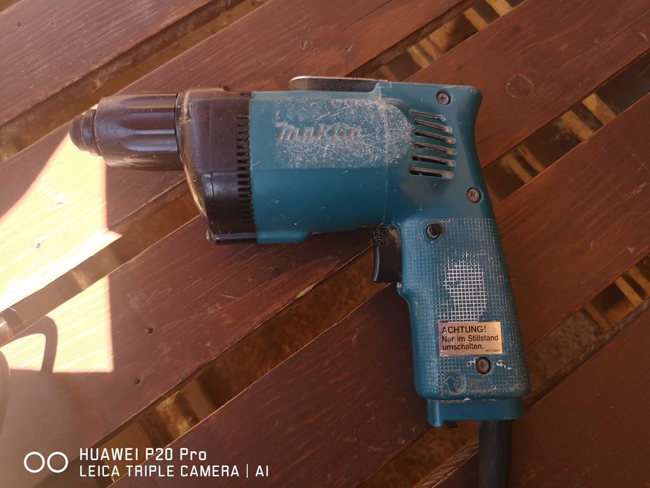 Продавам винтоверт за гипсокартон Makita 6822