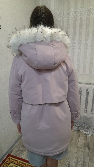 За 4 тыс 2 куртки зимние