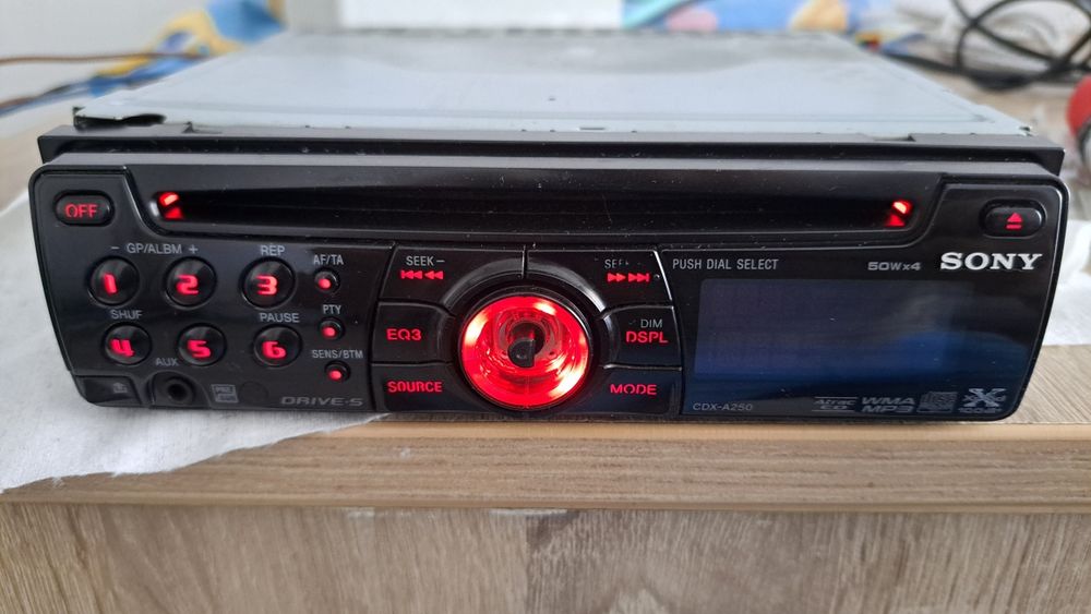 Radio MP3 Player Auto Sony CDX-A250