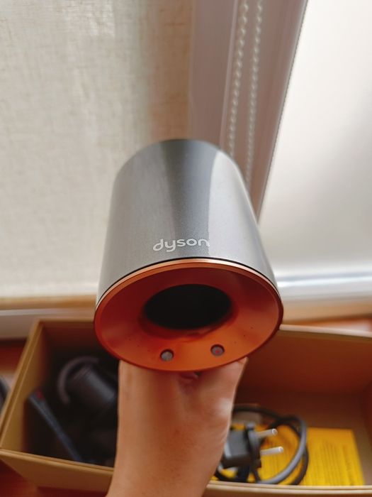 Uscator de par dyson supersonic