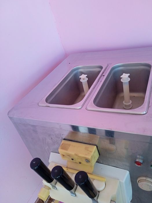 Frezir frigomat muzqaymoq aparati