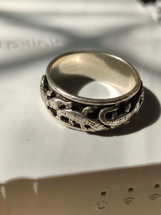 Серебряное кольцо