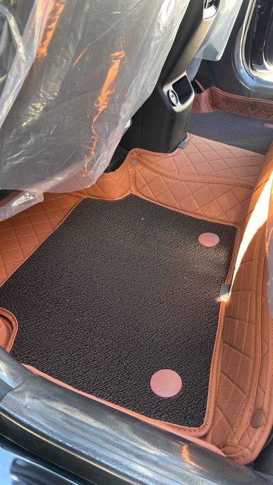 Kia Sonet polik 10D har xil ranglari va har xil turdagi chehollar bor