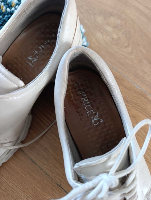 Кожени дамски обувки Caprice