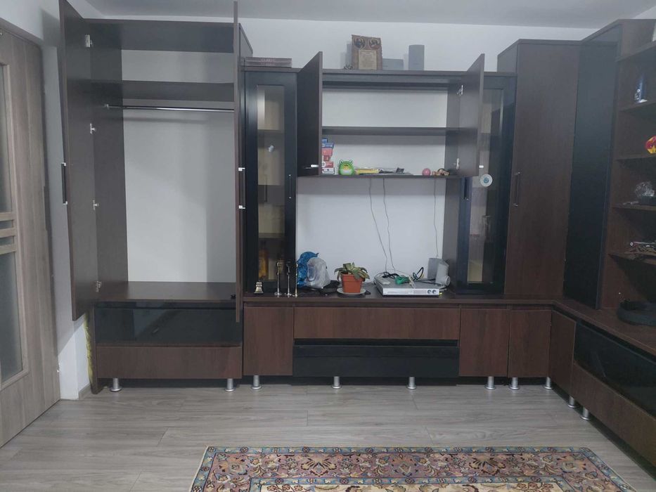 Mobila de sufragerie pe colt