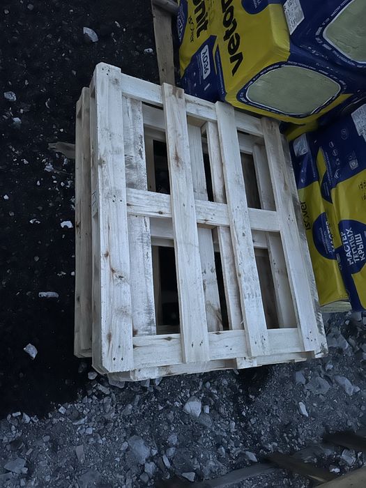 Поддоны как новый продам срочна