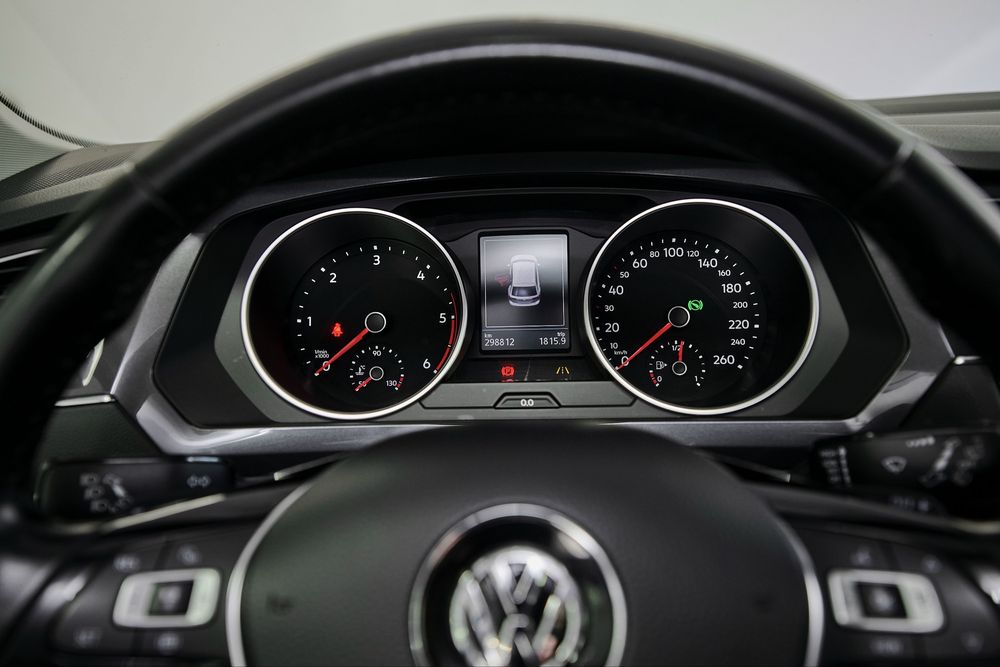 VOLKSWAGEN Tiguan 2020 — imagine 3
