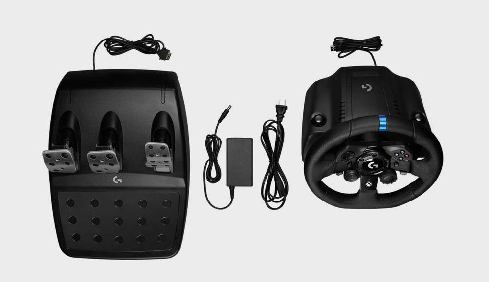 Logitech G923 Trueforce Sim Racing Wheel + Logitech® G Driving Force™ Shifter