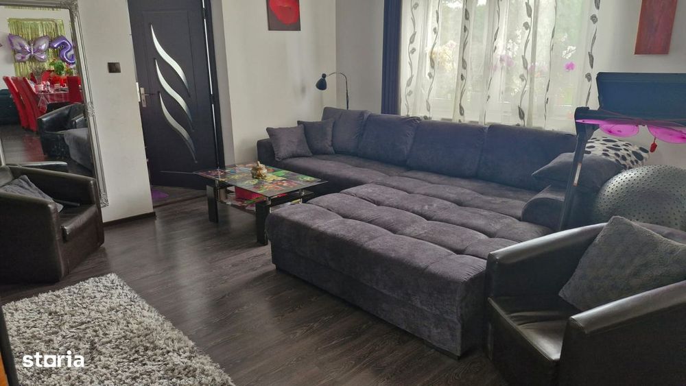 Casă cu piscină și mansardă, 740 mp teren