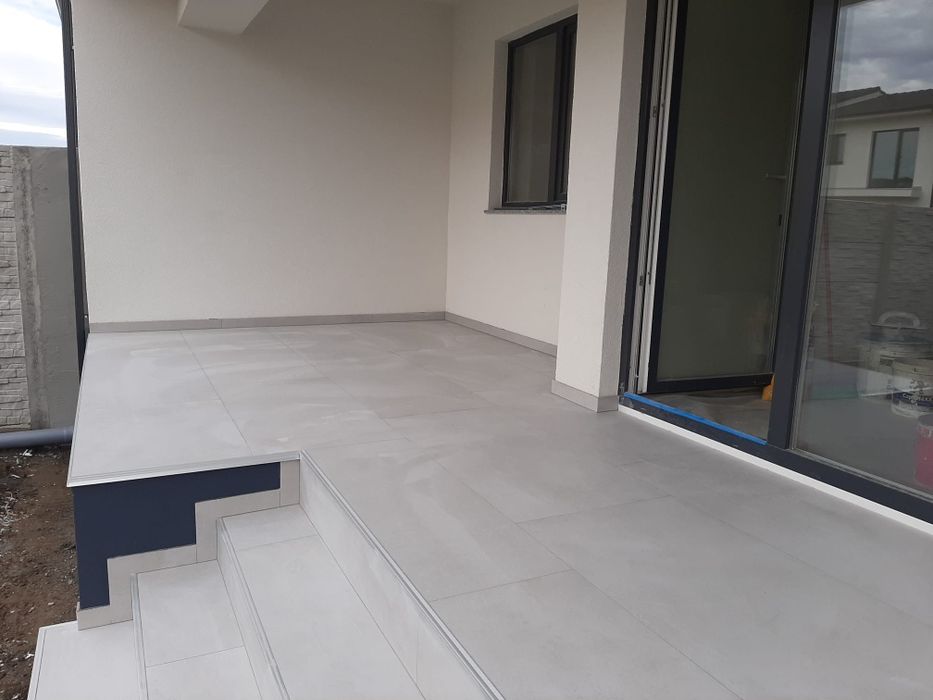 Efectuez lucrări de amenajare interioară și exterioară