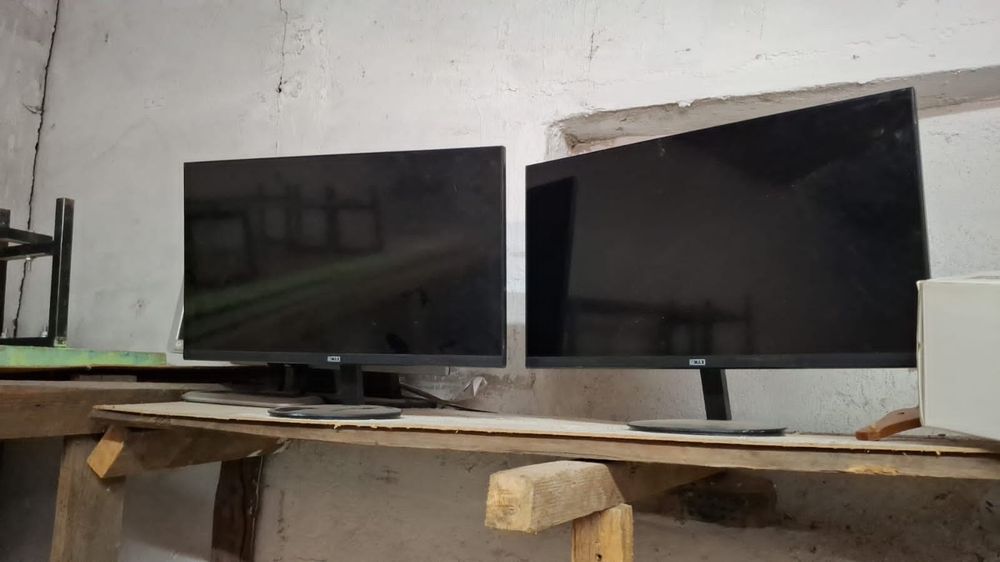 Продам б/у  мониторы
