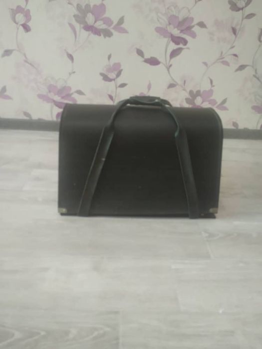 Продам швейную машинку