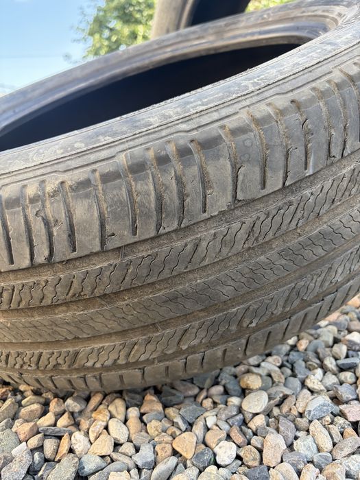 Продам шину Michelin 235/55/20летние