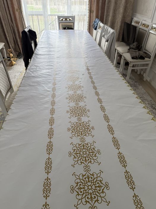 Продается стол в хорошем состаяние