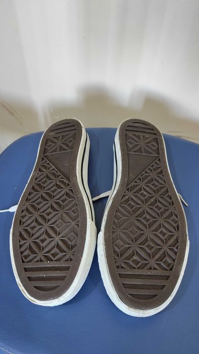 Продам кеды 41 размер кроссовки