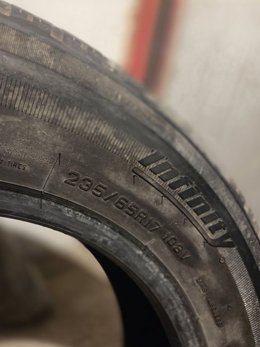 Покрышка машины шыны