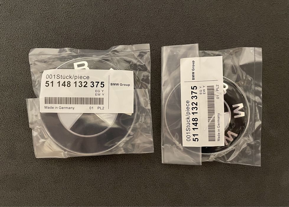 Set embleme Alb Negru Stema Logo Bmw Seria 1 3 5 7 X1 X5 X6 E60 E90