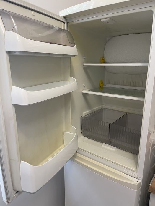 Продам срочно холодильник