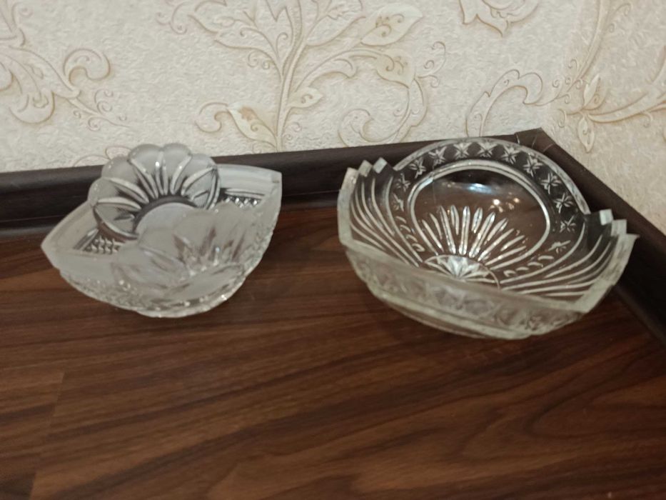 Продаю советские посуды, хрусталы и рюмки разные. пишите в телеграмм
