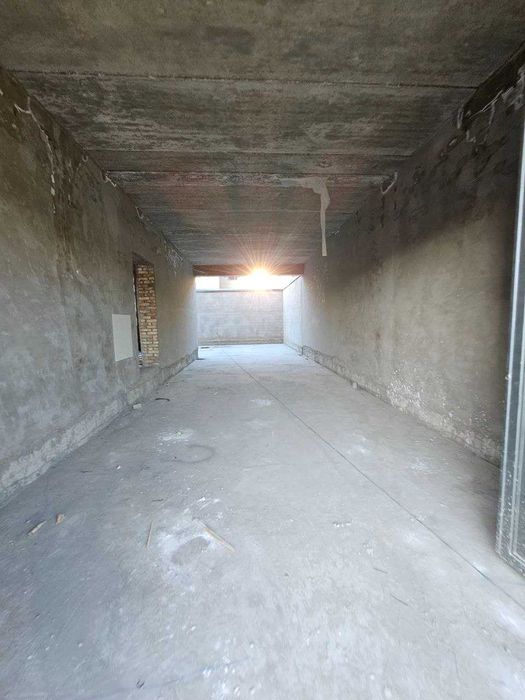 5 xonali 2,2sotixli kotejlar sotiladi.