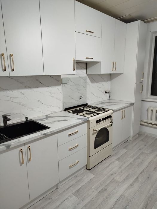 Мойка с тумбой .